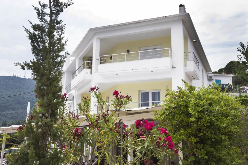 Iridanos Apartments Skiathos-Stadt Exterior foto
